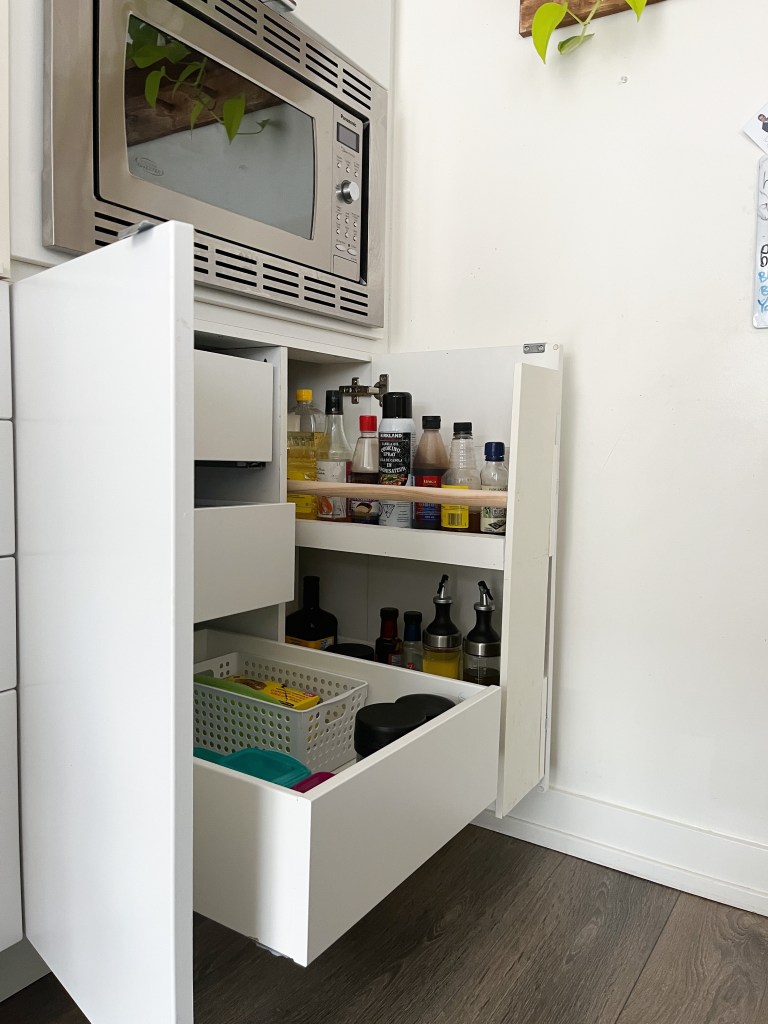 The easiest way to add sliding drawers to existing kitchen cabinets -  Hana's Happy Home